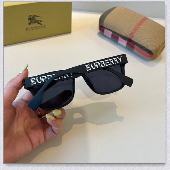 Burberry Black & Blue Square Sunglasses